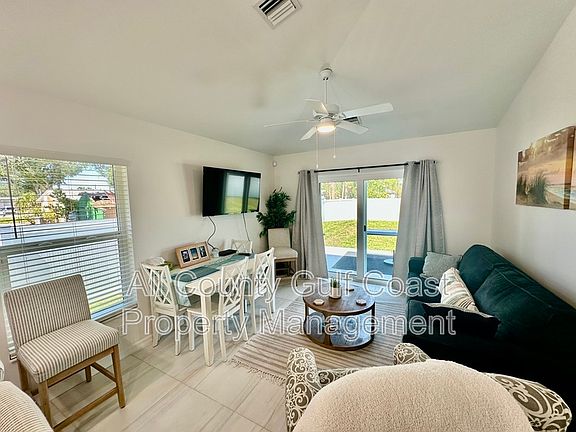 4th image of 1006 Forest St