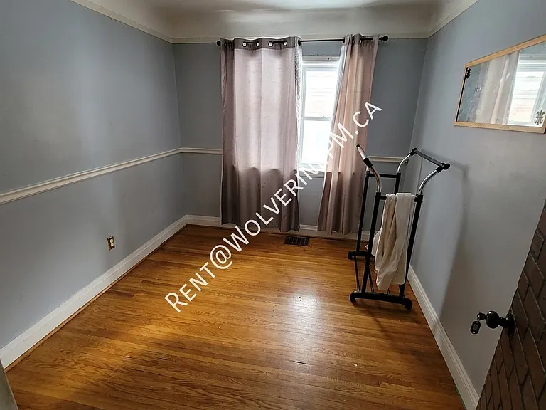 27 W 3rd St #5 — Photo 2