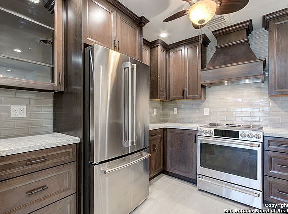 5th image of 7709 Broadway St