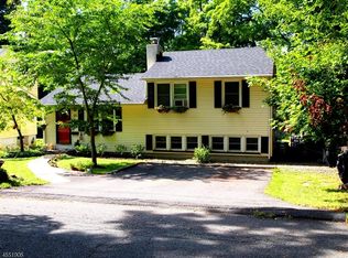 26 Lakeview Rd, Sparta, NJ 07871