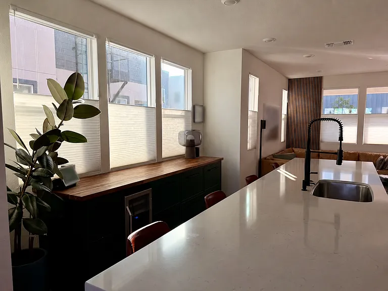 1721 Campbell St — Photo 18