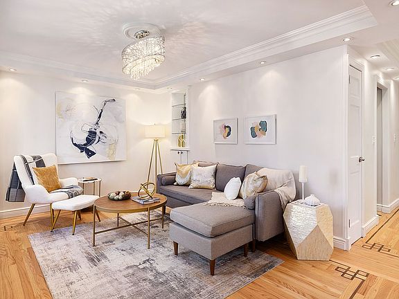 3rd image of 201 W 70th St APT 8C