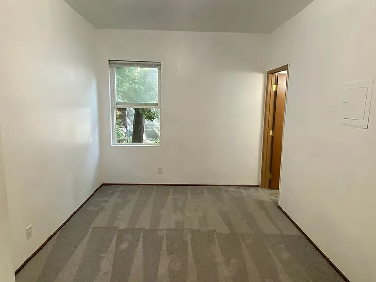 310 E Chestnut St — Photo 6