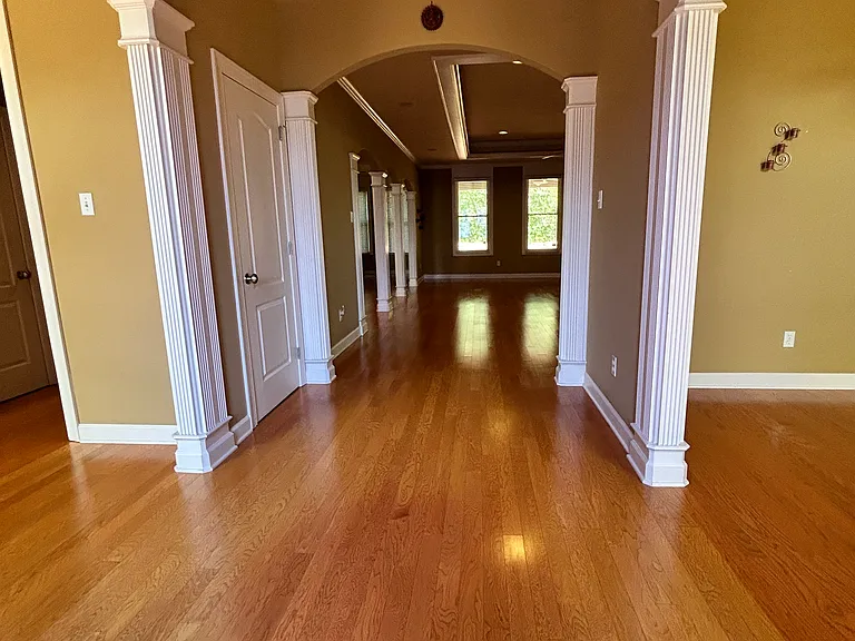 115 Noyant Dr — Photo 33