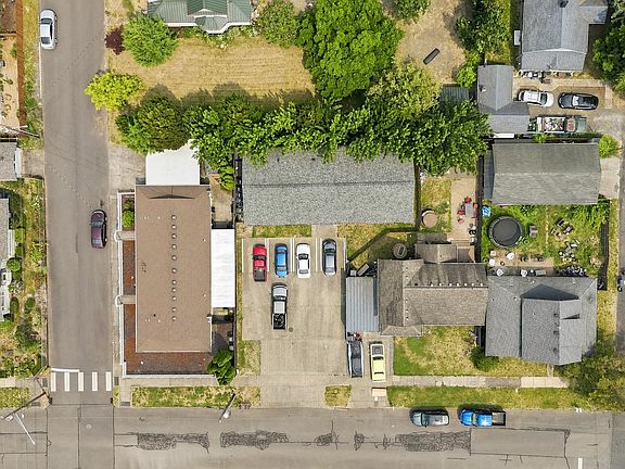 3rd image of 2119 C St