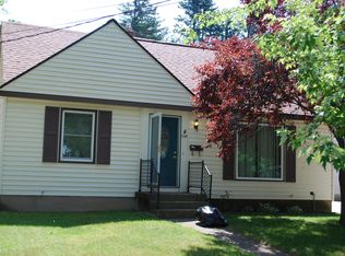 2100 Ontario Ave NE, Grand Rapids, MI 49505