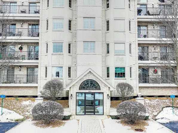 11851 Windemere Ct APT 204, Orland Park, IL 60467