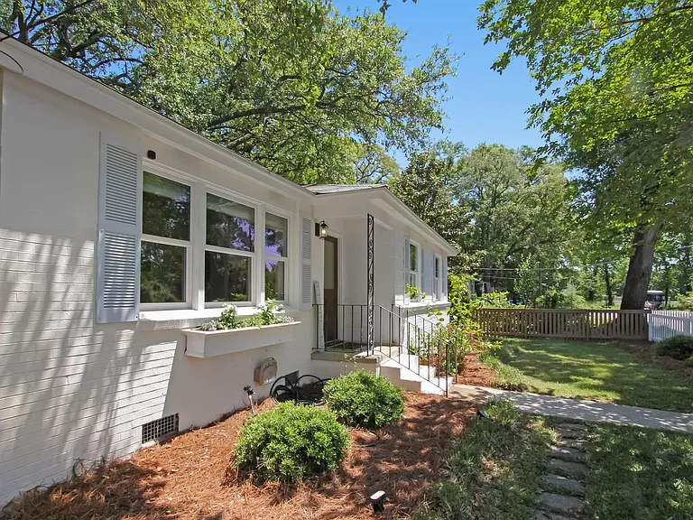 1440 Moultrie St — Photo 14