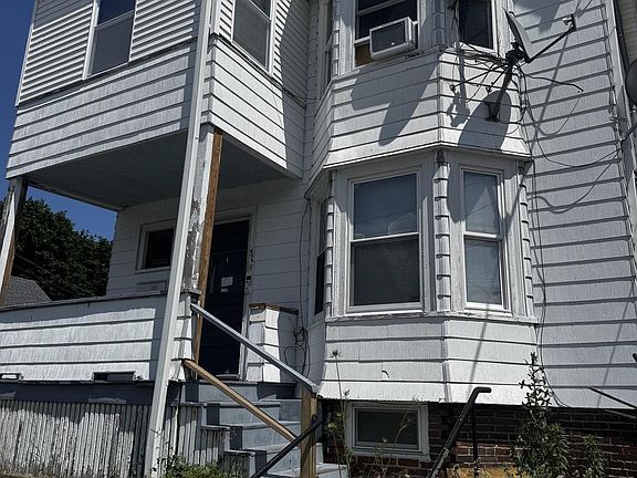 4th image of 22 Hume Ave
