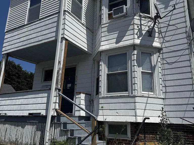 30 Hume Ave #2 — Photo 3