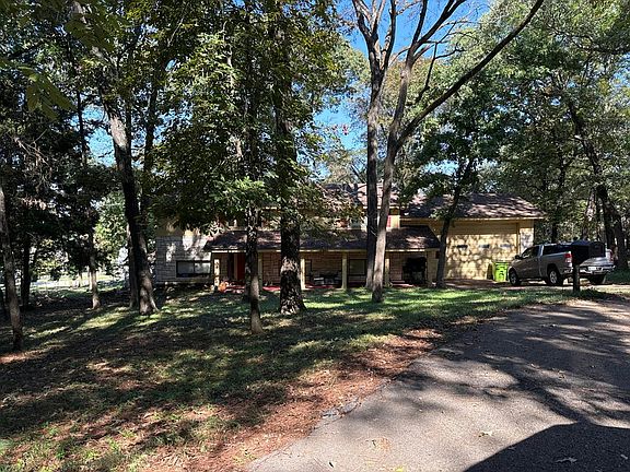 3rd image of 17932 Whispering Pines Rd