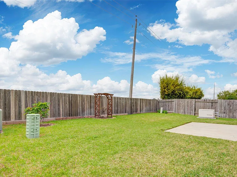 1644 Longwood Glen Ln — Photo 41