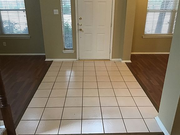 2nd image of 442 Valley View Dr