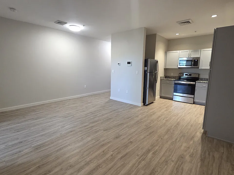 127 Guild St #302