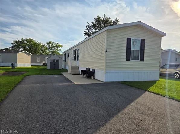 10039 State Route 700 #28, Mantua, OH 44255