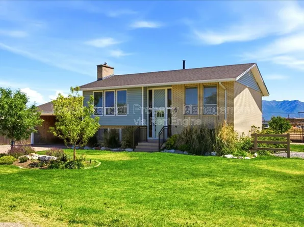 5912 S 5100th St W, Hooper, UT 84315