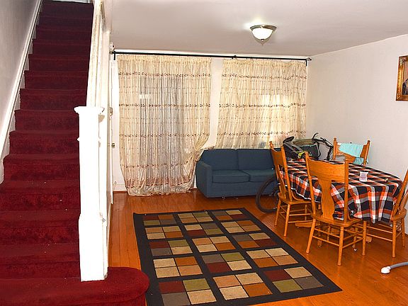 5th image of 438 Hoffman St