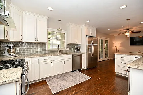 2260 Pinecliff Dr NE Photo 1
