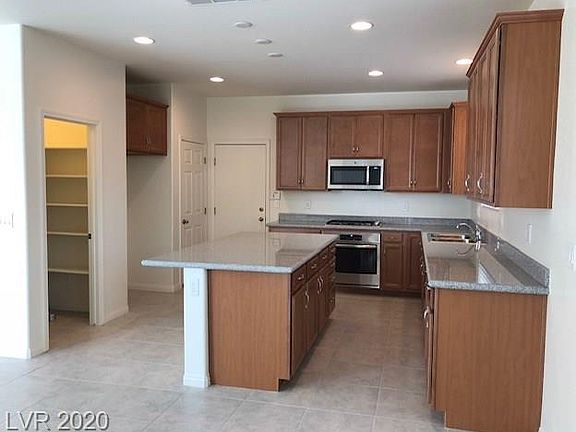 3rd image of 6449 Earl Pike Ct