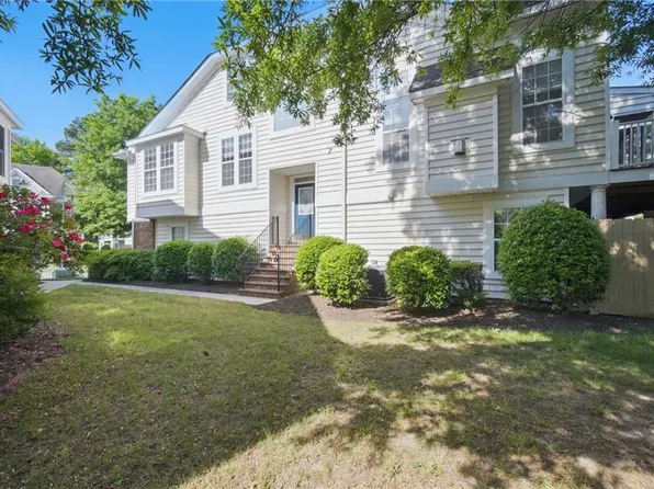 3009 Bay Shore Ln, Suffolk, VA 23435