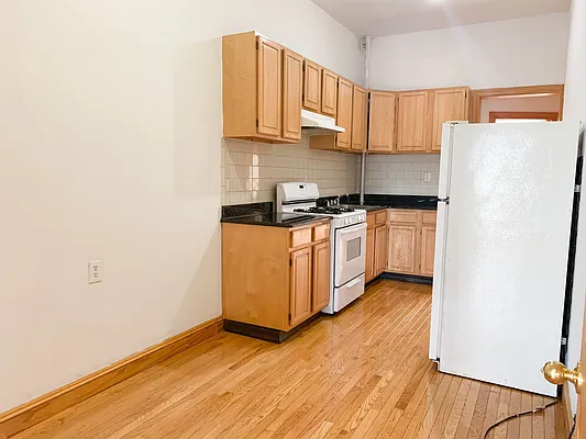 Rented by Ulas Real Estates Inc | media 3