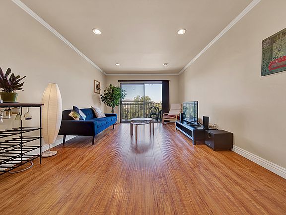 2nd image of 1517 E Garfield Ave APT 52