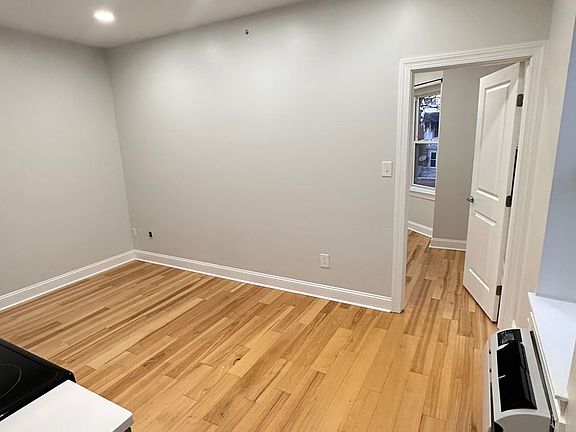 2nd image of 5020 Walnut St #3F