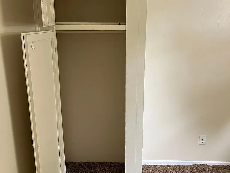 2425 S Norton Ave — Photo 21