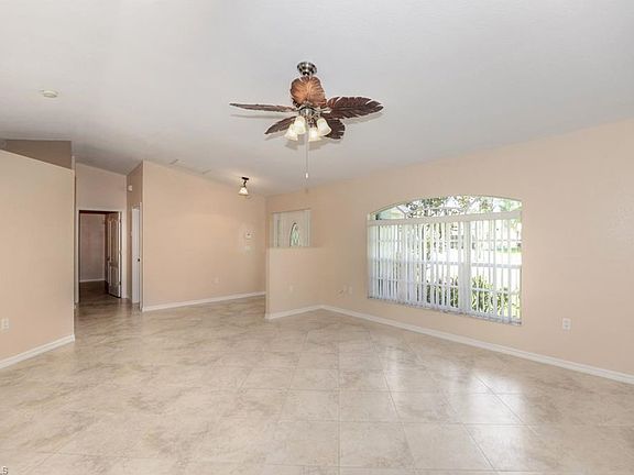 3rd image of 1427 SE 16th Ter