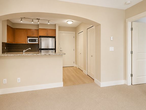 2nd image of 2388 Western Pkwy #316