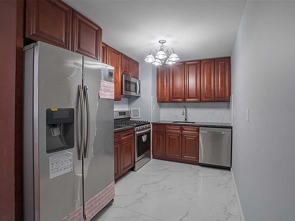 5th image of 10726 155th St