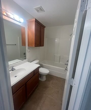 5th image of 305 Holleman Dr #302