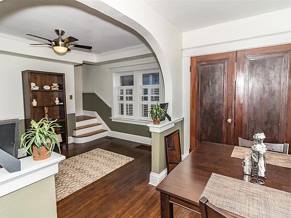 5th image of 2849 Hampton Ave