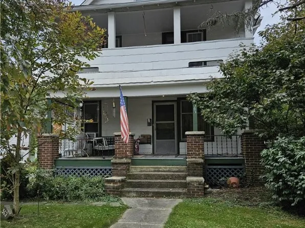 563 N Chestnut St, Ravenna, OH 44266
