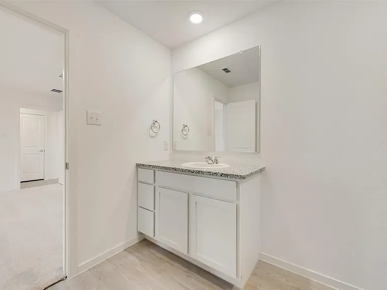 233 Ashbrook St — Photo 11