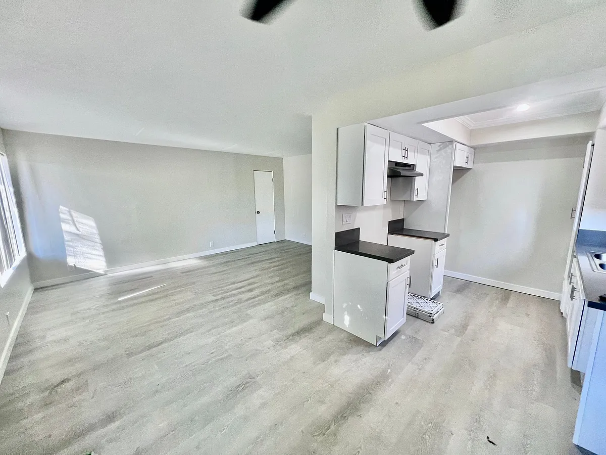 Building Photo - Foothill Apartments