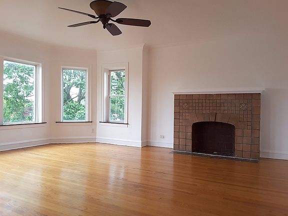2nd image of 7836 S Euclid Ave APT 1