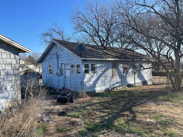 451 Grandview St, Florence, KS 66851