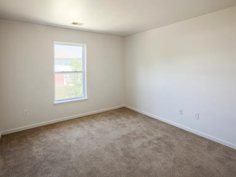 Columbia Apartments — Photo 15