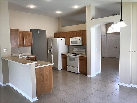 3rd image of 2622 Allwood Ave