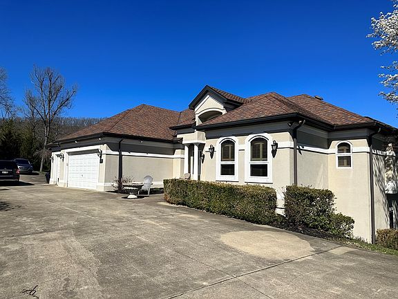2nd image of 268 Oakwood Ridge Dr