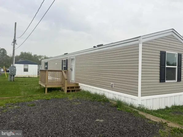 61 Saint Clairs Vlg, Morgantown, WV 26505