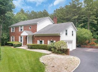 41 Elkland Rd, Melville, NY 11747