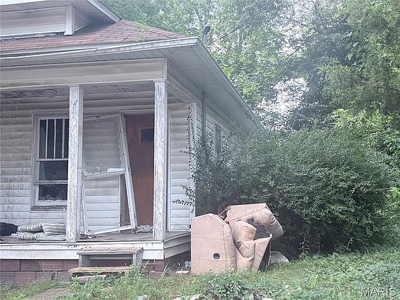 2nd image of 516 W Elm St