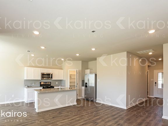 2nd image of 110 Royal Oak St