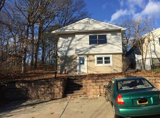 37 Willow Rd, Rocky Point, NY 11778