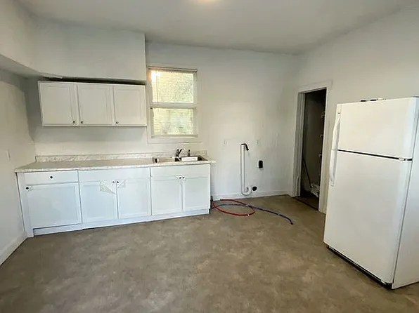 1203 W Butler St, Peoria, IL 61605