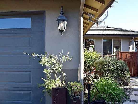 Rear Backyard Entrance 