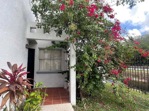 9721 NW 49th Ter, Doral, FL 33178