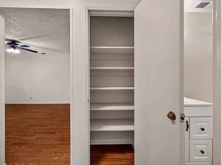 116 W Shasta Ave — Photo 10